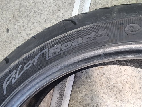 180 55 r17 Michelin Pilot Road4 2ct 19g.90% остаток