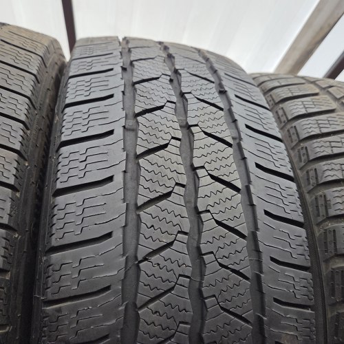 Пара шин 215 60 R17C Continental Van Contact Winter 18г. Остаток 7.3мм.