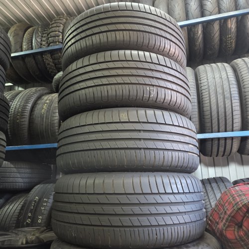 Комплект шин 225 50 R17 Good Year Efficient grip performance 17г. Остаток 7мм