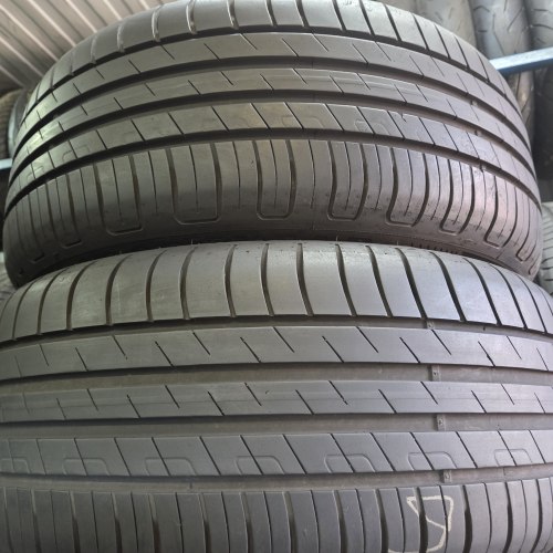 Комплект шин 225 50 R17 Good Year Efficient grip performance 17г. Остаток 7мм