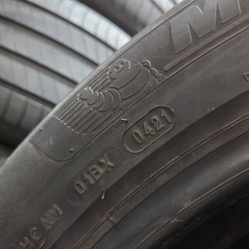Пара шин 235 50 R19 Michelin Primacy 4 s1 21-22г. Остаток 90% 6.1мм 2 латки