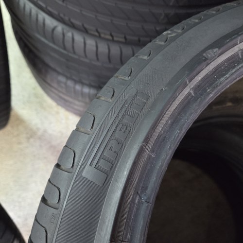 Пара шин 235 40 R19 Pirelli Cinturato P7 21г. Остаток 6.3мм
