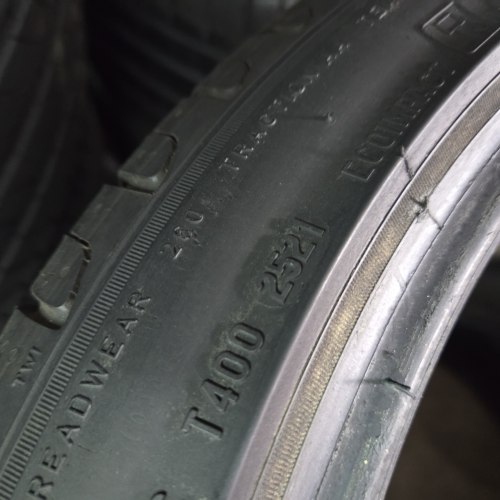 Пара шин 235 40 R19 Pirelli Cinturato P7 21г. Остаток 6.3мм