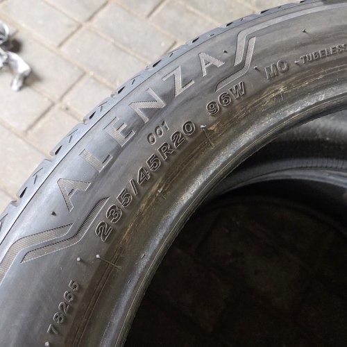 Пара шин 235 45 R20 Bridgestone Alenza 001 MO 19г остаток 4.9мм