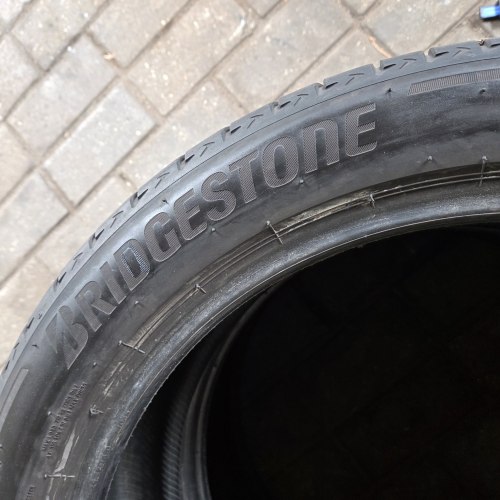 Пара шин 235 45 R20 Bridgestone Alenza 001 MO 19г остаток 4.9мм
