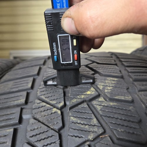 Комплект шин 255 35 R19 Continental Winter Contact TS 860 s SSR 18г. Остаток 7.3-5.7мм