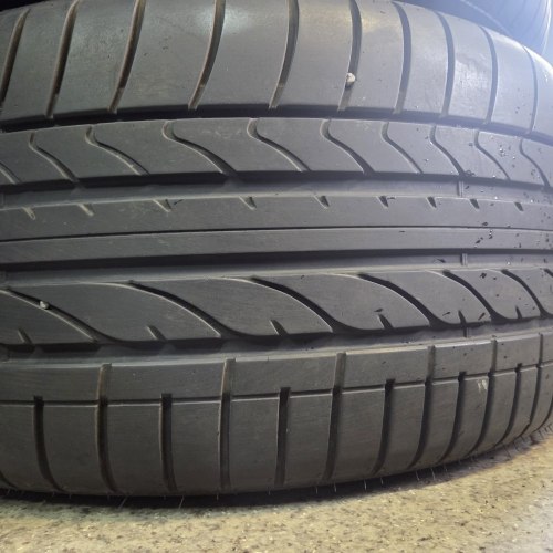 Комплект шин 305 40 R20 Bridgestone Dueler H/P sport NO 22г. Остаток 5.4мм перед 275 45 R20 5мм