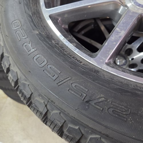 Комплект шин 275 50 R20 Nokian Hakkapeliitta 9 SUV 21г.99.9%остаток
