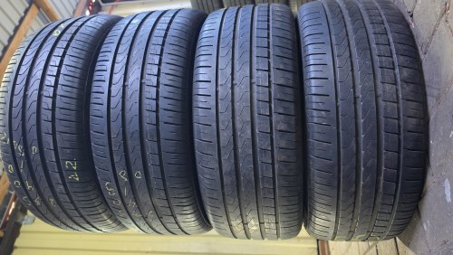 Комплект шин 235 40 R19 Pirelli Cinturato P7 22g. Остаток 5.8- 6.5мм