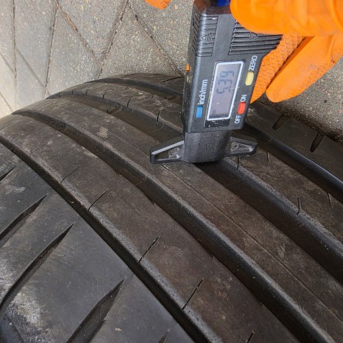 Пара шин 245 45 r19 Michelin Pilot sport 4 (AO)5.3mm 53.23g 90%остаток