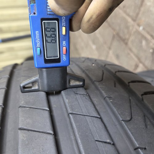 Пара шин 235 45 R21 Pirelli Scorpion elect AO 20-21г. Остаток 6.6мм 90%
