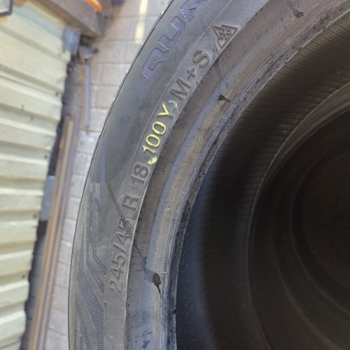 Пара шин 245 45 R18 Vredestein Quatrac pro giugiaro design 20-22г. Остаток 5.6мм