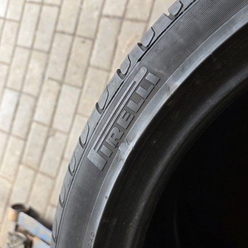 Пара шин 235 40 R19 Pirelli Cinturato P7 19г. seal остаток 6.5мм