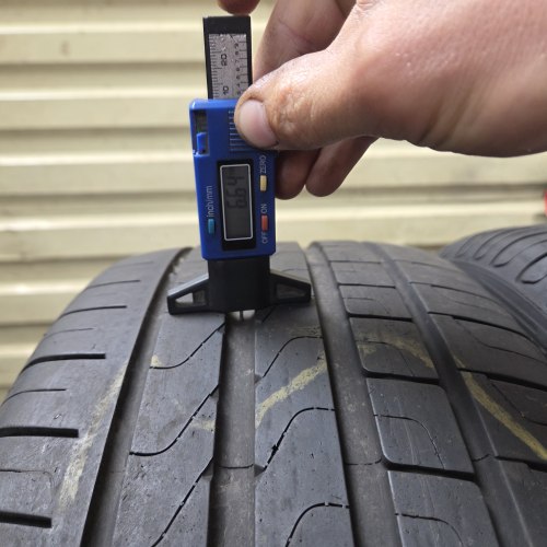 Пара шин 235 40 R19 Pirelli Cinturato P7 19г. seal остаток 6.5мм
