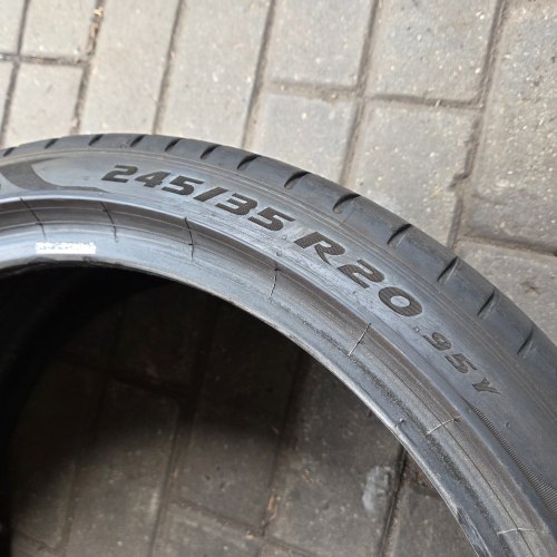 Комплект шин 245 35 R20 Pirelli P zero pz4 KS 48.21г.