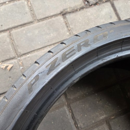 Комплект шин 245 35 R20 Pirelli P zero pz4 KS 48.21г.