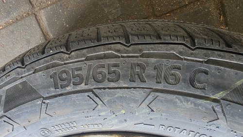 Пара шин 195 65 r16c Continental VanContactWinter 8mm 90%остаток