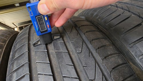 Комплект шин 235 45 R21 Pirelli Scorpion elect AO (seal) 20-22г остаток 6.5мм 95%