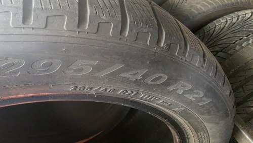 295 40 r21 Pirelli Scorpion winter остаток 75% 6мм присутствует заплатки, грыжи нет