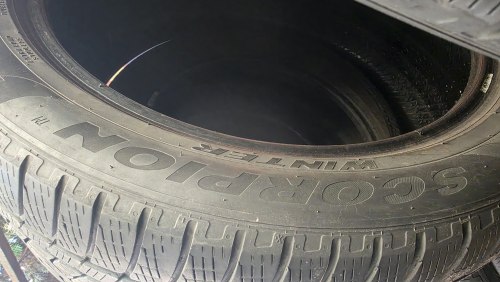 295 40 r21 Pirelli Scorpion winter остаток 75% 6мм присутствует заплатки, грыжи нет