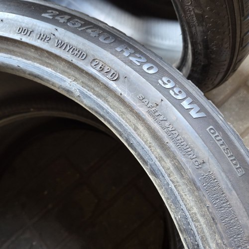 Комплект шин 245 40 R20 Kumho Winter Craft wp72 20г 6.5мм. Зад 275 35 R20 4мм