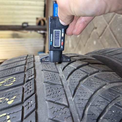 Комплект шин 245 40 R20 Kumho Winter Craft wp72 20г 6.5мм. Зад 275 35 R20 4мм