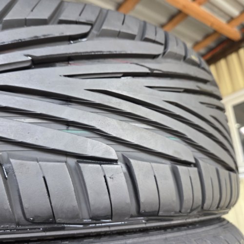 Пара шин 235 35 r19 Uniroyal Rain Sport 2 остаток 8мм 99%