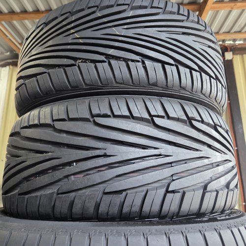 Пара шин 235 35 r19 Uniroyal Rain Sport 2 остаток 8мм 99%