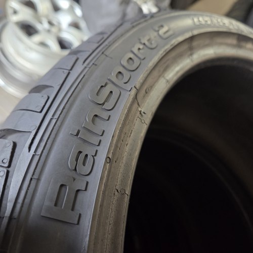 Пара шин 235 35 r19 Uniroyal Rain Sport 2 остаток 8мм 99%