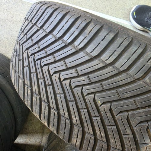 225 45 r19 Continental AllseasnContact 96W XL 3221g