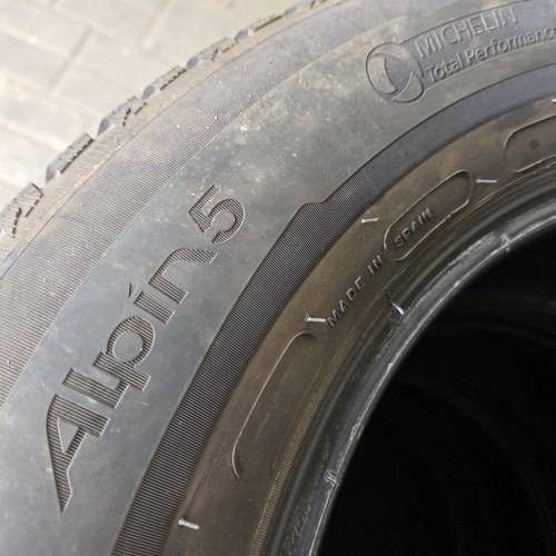 Комплект шин 215 65 r16 Michelin Alpin 5 б/г остаток 7.3-7.5мм 98%