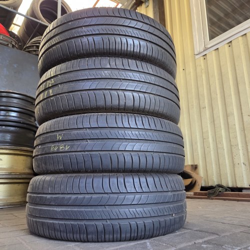 Комплект шин 205 60 R16 Michelin Energy saver + 19г. Остаток 90% 6-6.5мм