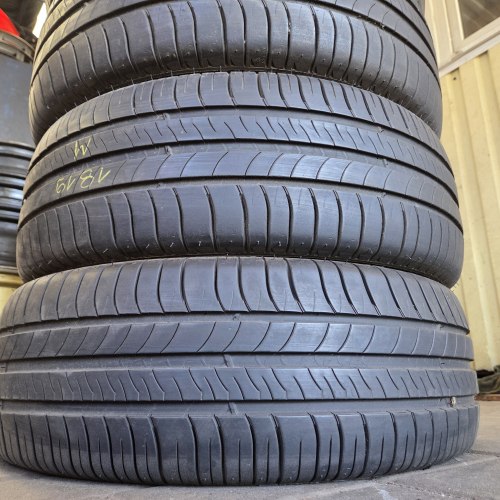 Комплект шин 205 60 R16 Michelin Energy saver + 19г. Остаток 90% 6-6.5мм