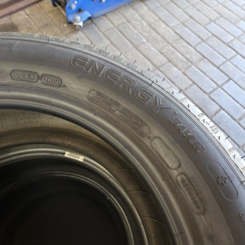 Комплект шин 205 60 R16 Michelin Energy saver + 19г. Остаток 90% 6-6.5мм