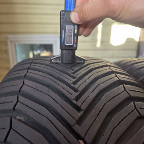 Пара шин 235 50 R19 Michelin Cross climate 2 SUV 24г. Остаток 6.2мм