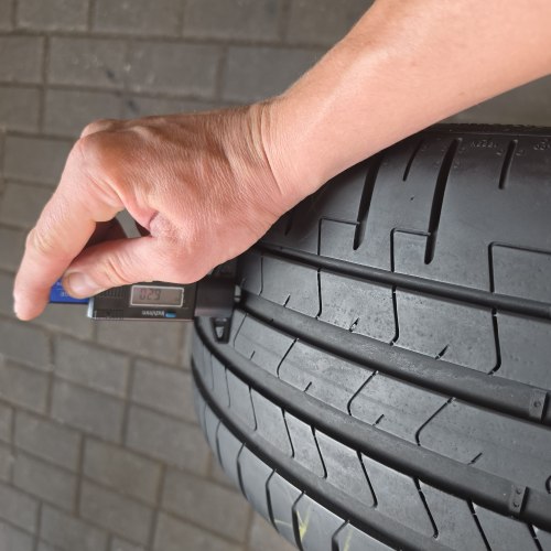 245 45 r19 Pirelli Pzero pz4 MO☆ 24г 6.2мм