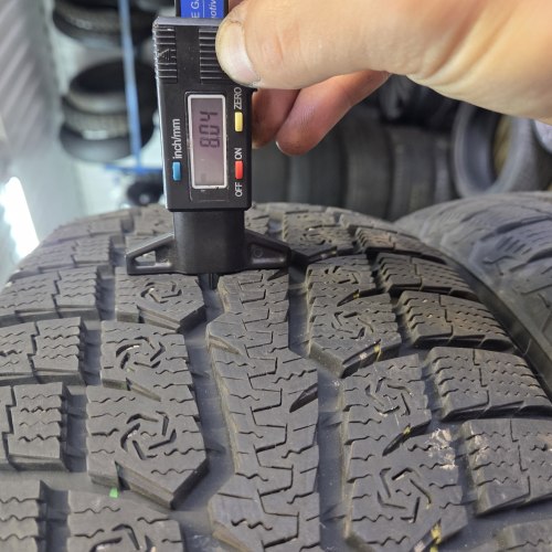 Комплект шин 205 55 R16 Toyo Observe GSI-6 HP 21г. Остаток 7.5-8мм