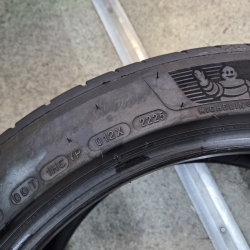 Комплект шин 245 45 R19 Michelin Pilot spot 4 AO 22г-25г остаток 5.8-6мм
