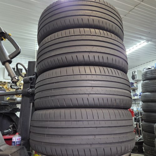 Комплект шин 245 45 R19 Michelin Pilot spot 4 AO 22г-25г остаток 5.8-6мм