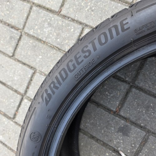 Комплект шин 275 35 R21 Bridgestone Alenza 001 ☆ RSC осаток 5.5мм 24-23г. Перед 245 40 R21 Остаток 5.5мм 21-20г