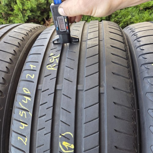 Комплект шин 275 35 R21 Bridgestone Alenza 001 ☆ RSC осаток 5.5мм 24-23г. Перед 245 40 R21 Остаток 5.5мм 21-20г