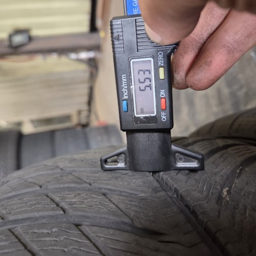 Пара шин 225 45 R18 Michelin Pilot alpin5 MO1 41.19г. Остаток 5.5мм 80%