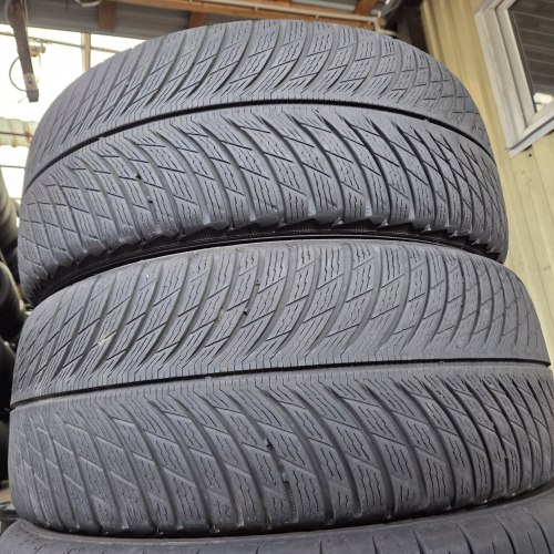 Пара шин 225 45 R18 Michelin Pilot alpin5 MO1 41.19г. Остаток 5.5мм 80%