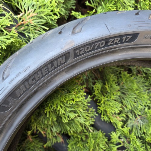 120 70 R17 Michelin Road 6 2CT 35.23г Остаток 95%