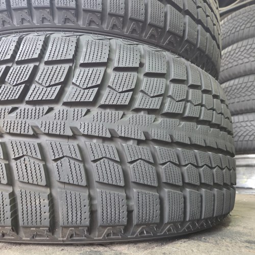 Пара шин 255 40 R18 LingLong Green-Max winter lce l-15 SUV 24г. Остаток 9мм.