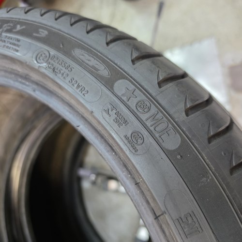 Пара шин 275 35 r19 Michelin Primacy 3 MOE rsc 20-21г. 5.8mm 90%остаток