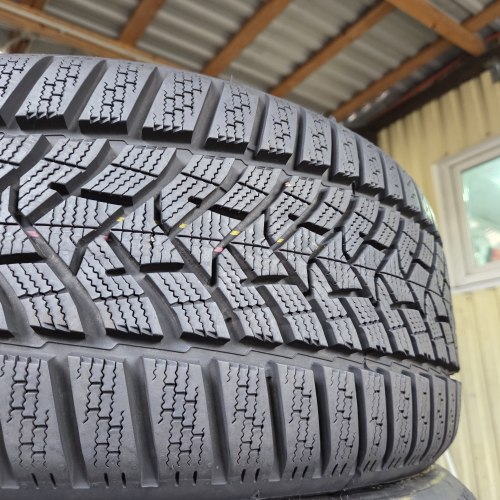Пара шин 225 45 R17 Dunlop Winter sport 5 18-19г. Остаток 99%