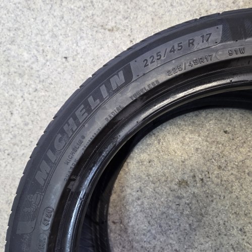 Комплект шин 225 45 r17 Michelin Primacy 4 s1 20г. Остаток 5.7-6.5мм