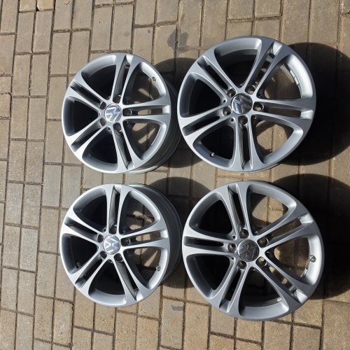 Комплект дисков литых R17 Volkswagen caddy 5/112. цо-66.6 ет-44. 6,5j без дефектов