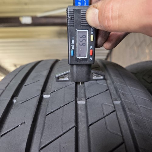 Комплект шин 235 55 r18 Good Year Efficient grip performance MO 24г. Остаток 6.5-7мм electric drive technology